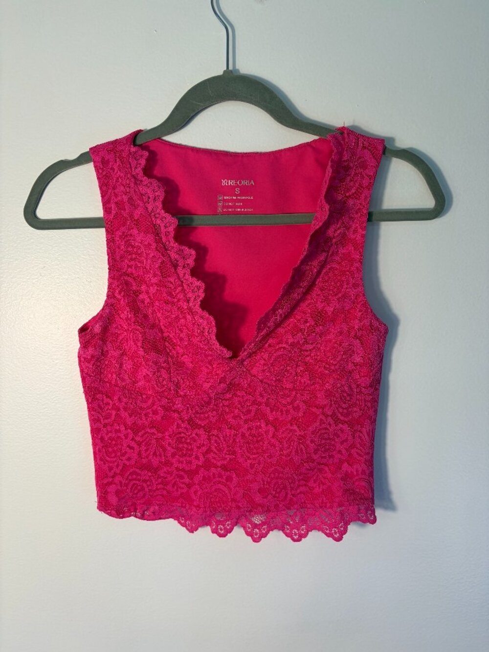 Reoria Hot Pink Plung V-Neck Lace Cropped Tank